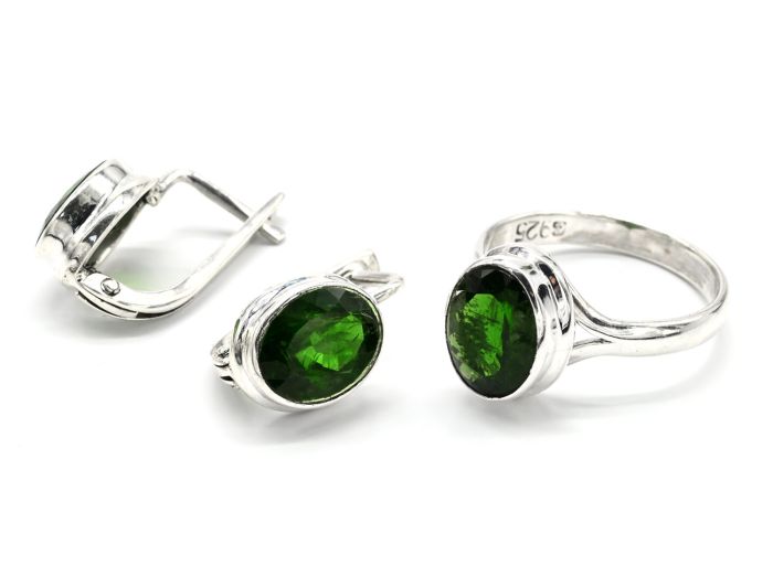 Ring and Earrings with chrome diopside oval 10*12mm, size 18, 6.7g