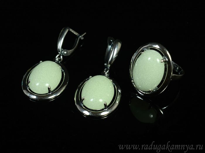 Ring Earrings Quartz luminous color green, size 20