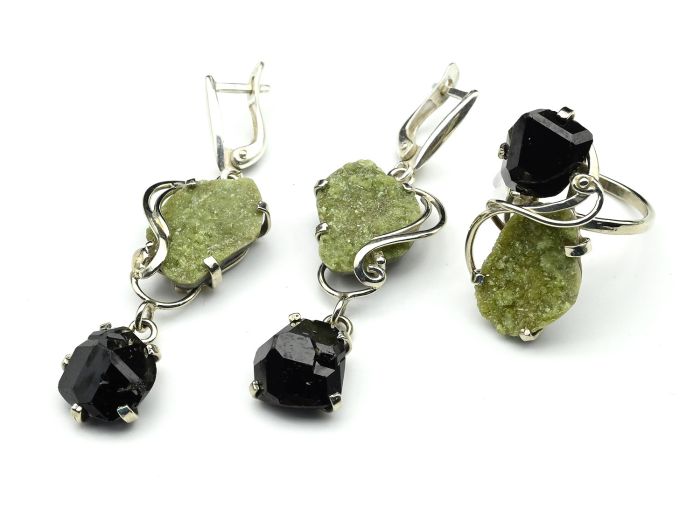 Vesuvianum and melanite ring and earrings, size-18.5