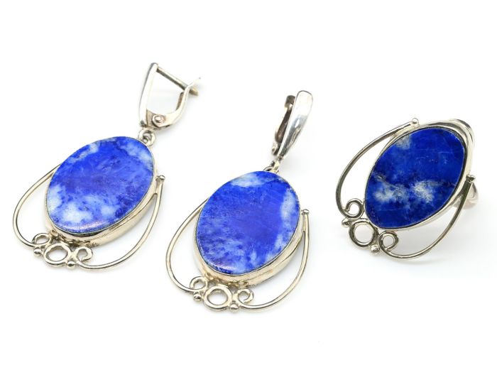 Lapis lazuli ring and earrings, size 17