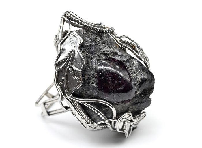 Garnet ring and earrings in metamorphic slate, size-19