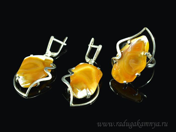 Agate ring and earrings, size-18.5