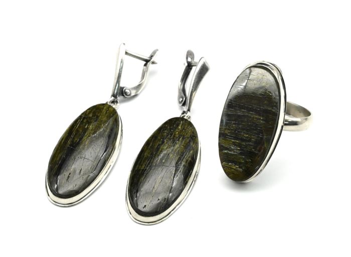 Epidote ring and earrings, size-18.5