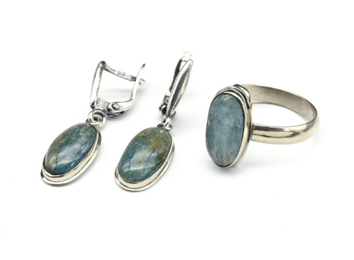 Aquamarine ring and earrings, size-17.5