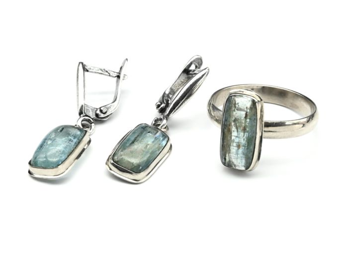 Aquamarine ring and earrings, size 17