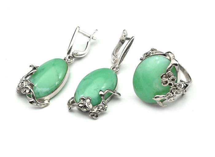 Chrysoprase ring and earrings, size-18.5