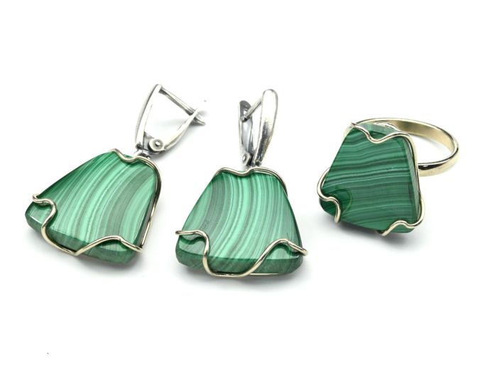 Malachite ring and earrings, size-17