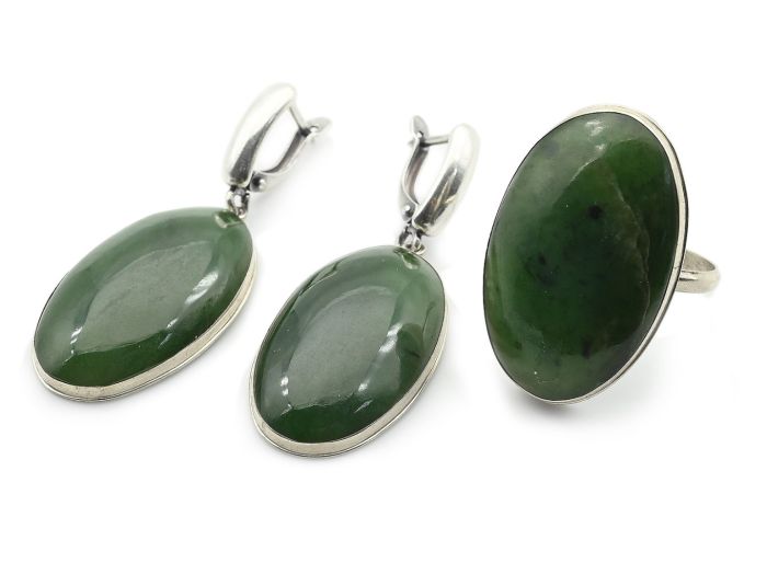 Ring and earrings jade "Oval", size-19.5