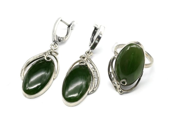 Jade ring and earrings, size-18