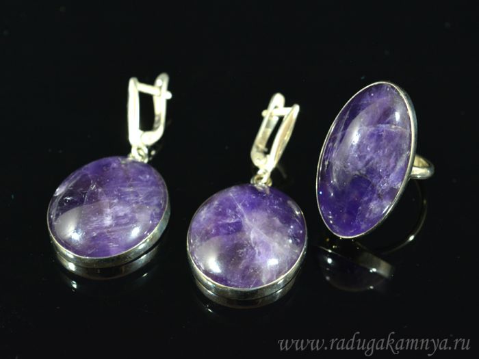 Oval amethyst ring and earrings, size-18