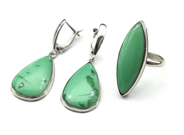 Ring and earrings with chrysoprase, size-17.5