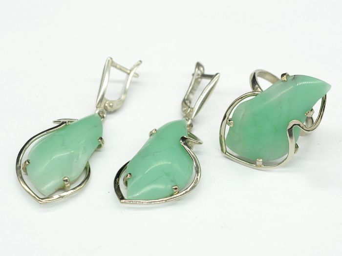 Ring and earrings with chrysoprase, size-18.5