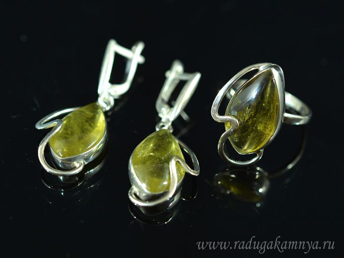 Citrine ring and earrings, size-17.5