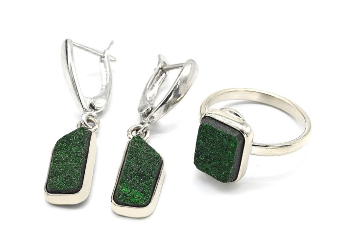 Ring and earrings with uvarovite, size-17