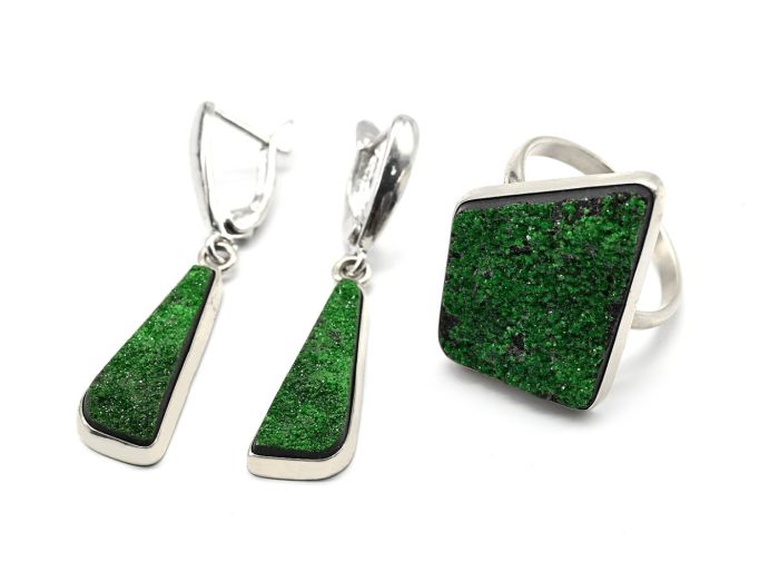 Ring and earrings with uvarovite, size-19