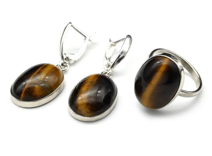 Tiger's eye ring and earrings, size 17.