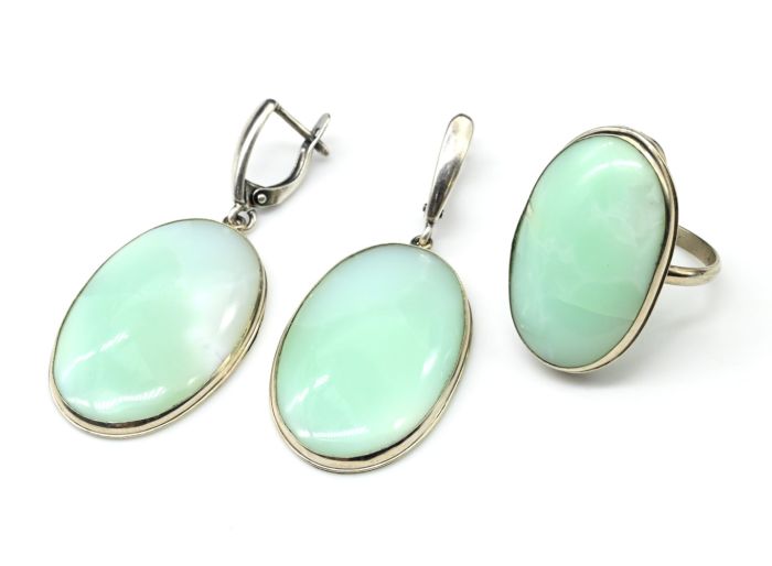 Ring and earrings with chrysoprase " Oval ", size-20.5