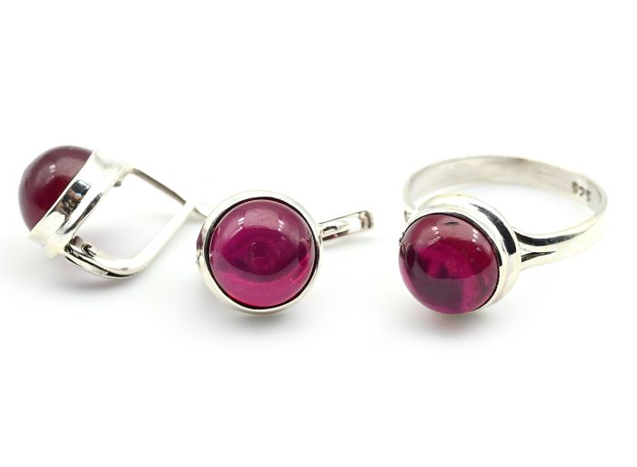 Ring and Earrings with ruby starry circle 11mm, size 18, 9g