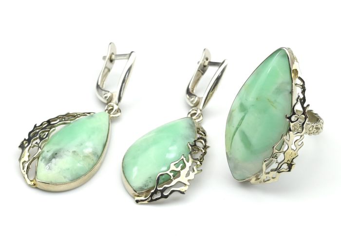 Chrysoprase ring and earrings, size-17.5