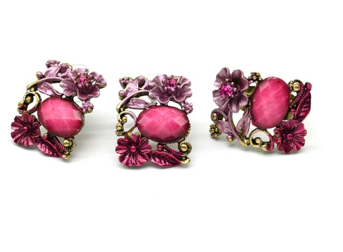 Ring Earrings with Murano glass color pink.