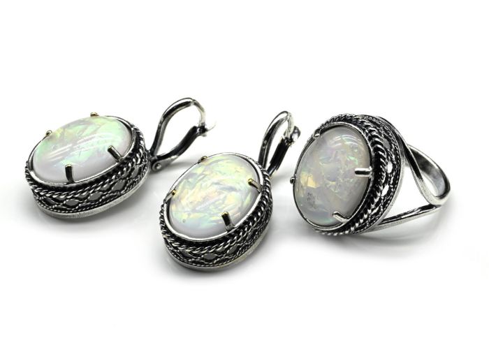 Ring Earrings with artificial opal, color white size 20