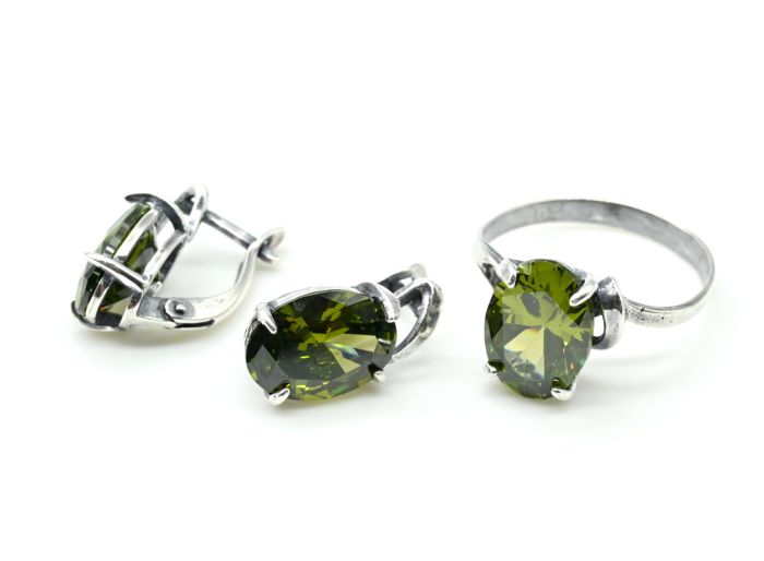 Ring earrings with artificial zircon, olive color size 18