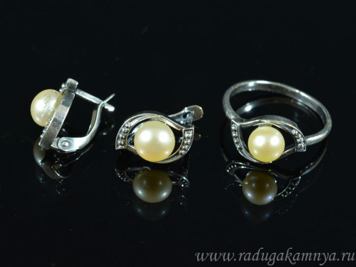 Ring Earrings with cream pearls size 20