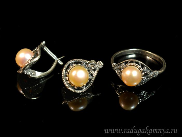 Ring Earrings with cream pearls size 19