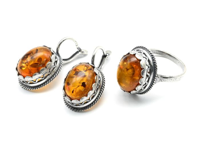 Set of earrings and ring with amber oval 13*17mm color.cognac, size 19, 6.6g